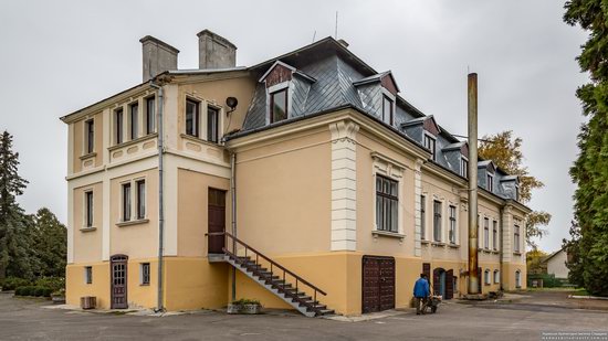 Palace of the Counts Tyszkiewicz in Brody, Ukraine, photo 5