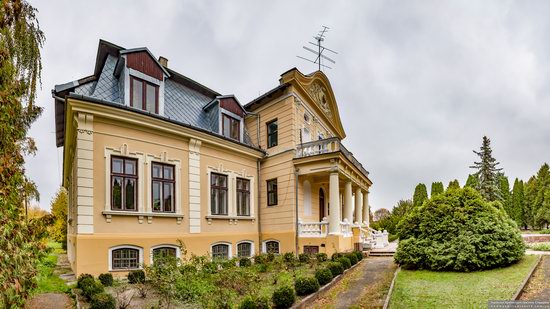 Palace of the Counts Tyszkiewicz in Brody, Ukraine, photo 7