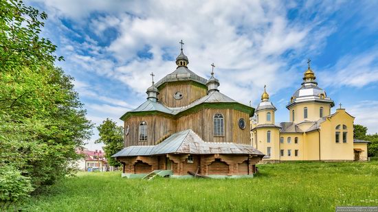 Wooden Church of St. Basil the Great in Cherche, Ukraine, photo 6