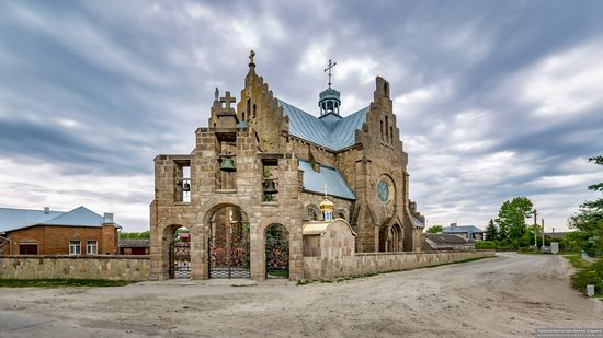 Church of the Holy Apostles Peter and Paul in Butsniv, Ukraine, photo 2