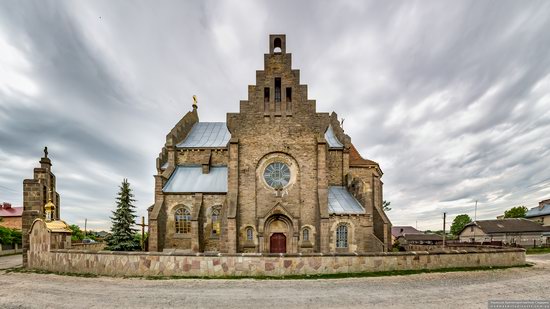 Church of the Holy Apostles Peter and Paul in Butsniv, Ukraine, photo 4