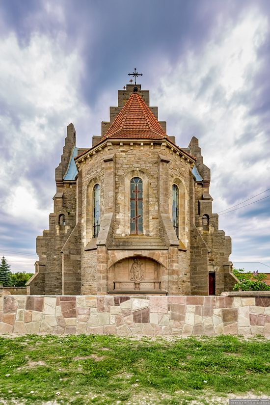 Church of the Holy Apostles Peter and Paul in Butsniv, Ukraine, photo 7