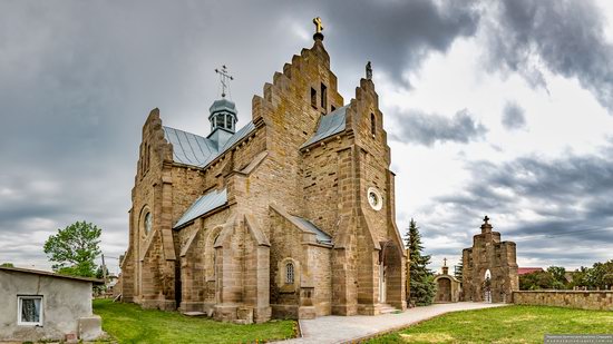 Church of the Holy Apostles Peter and Paul in Butsniv, Ukraine, photo 9