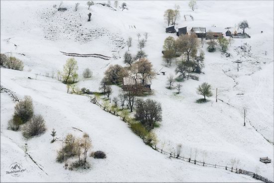 Unpredictable spring weather of the Carpathians, Ukraine, photo 4