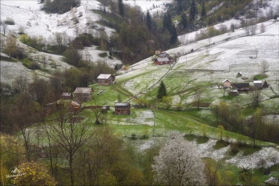 Unpredictable spring weather of the Carpathians, Ukraine, photo 5