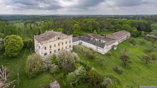 The Gizycki Palace in Novoselytsya, Khmelnytskyi Oblast, Ukraine, photo 12