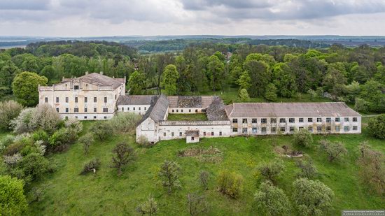 The Gizycki Palace in Novoselytsya, Khmelnytskyi Oblast, Ukraine, photo 13