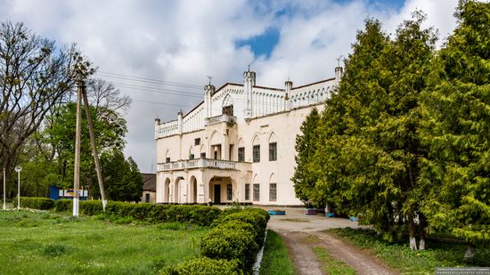 The Gizycki Palace in Novoselytsya, Khmelnytskyi Oblast, Ukraine, photo 2