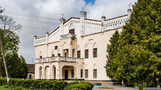 The Gizycki Palace in Novoselytsya, Khmelnytskyi Oblast, Ukraine, photo 3