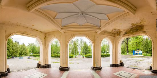 The Gizycki Palace in Novoselytsya, Khmelnytskyi Oblast, Ukraine, photo 5