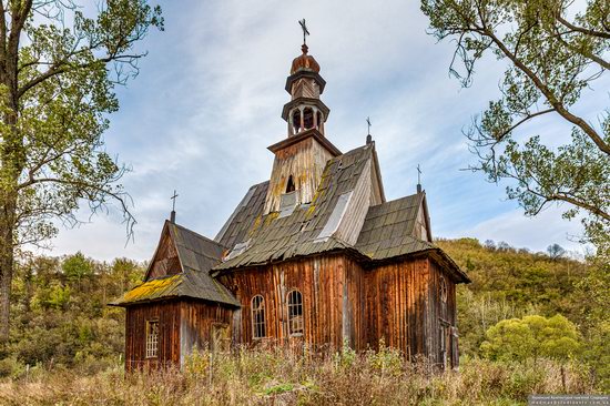 Wooden Catholic Chapel, Ilnyk, Lviv Oblast, Ukraine, photo 1