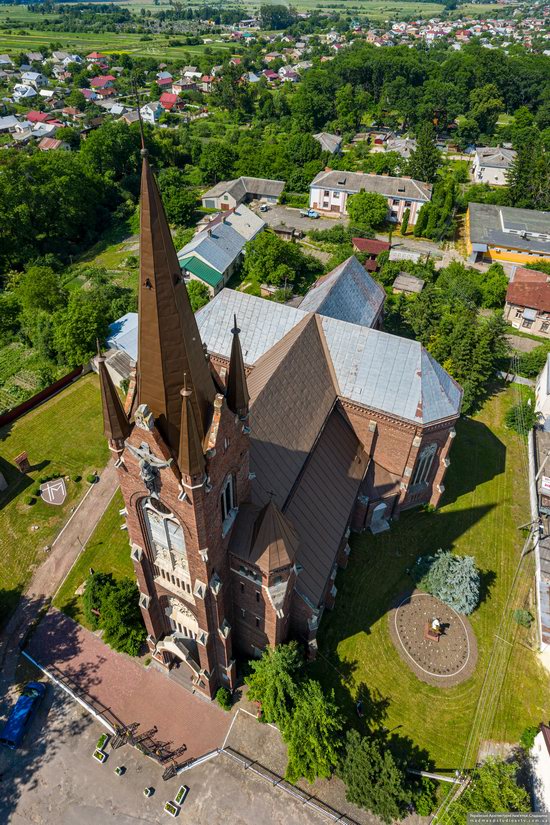 Catholic Church of the Assumption in Kamianka-Buzka, Ukraine, photo 2