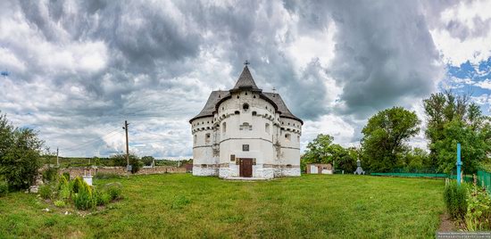 Holy Protection Church-Fortress in Sutkivtsi, Ukraine, photo 2