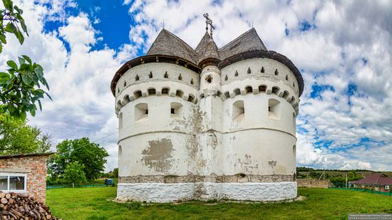 Holy Protection Church-Fortress in Sutkivtsi, Ukraine, photo 6