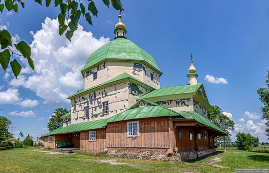 Church of the Exaltation of the Holy Cross in Volsvyn, Ukraine, photo 5