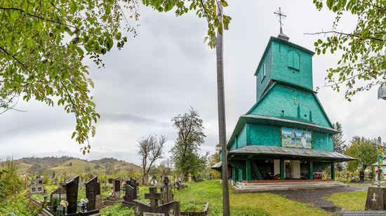 Church of the Holy Apostles Peter and Paul in Lazeshchyna, Zakarpattia Oblast, Ukraine, photo 1