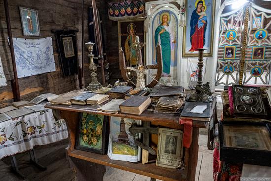 Church of the Holy Spirit in Kolochava, Zakarpattia Oblast, Ukraine, photo 8