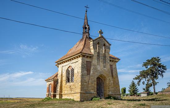 Roman Catholic Church-Chapel in Antoniv, Ternopil Oblast, Ukraine, photo 1