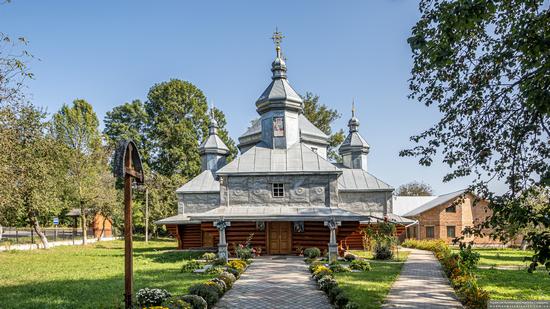 Church in Horishnje Zaluchchya, Ivano-Frankivsk Oblast, Ukraine, photo 2