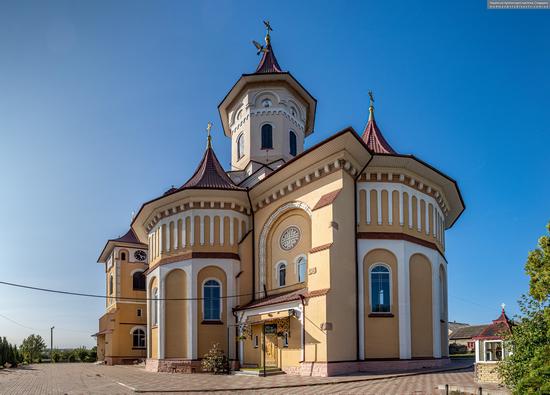 Church of St. Elijah in Toporivtsi, Chernivtsi Oblast, Ukraine, photo 4