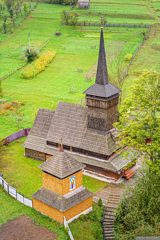 Church of St. Michael the Archangel in Nehrovets, Ukraine, photo 13