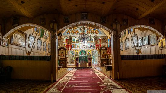 Church of St. Michael the Archangel in Nehrovets, Ukraine, photo 5