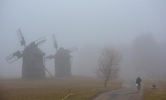 Foggy Day at the Museum of Folk Architecture of Ukraine, photo 4