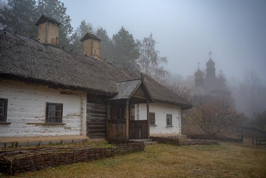 Foggy Day at the Museum of Folk Architecture of Ukraine, photo 8