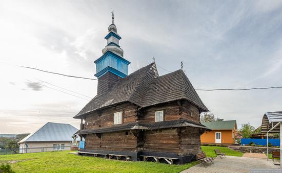 Church of the Intercession of the Holy Virgin in Deshkovytsya, Ukraine, photo 3