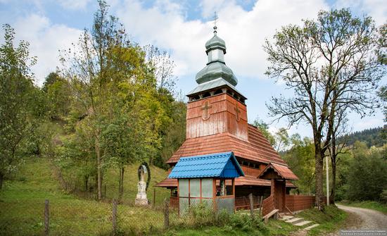 Church of the Blessed Virgin Mary in Bukovets', Zakarpattia Oblast, Ukraine, photo 2