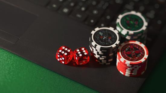 Top Merits of Playing Online Casino Games