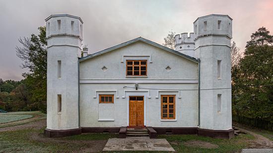 Palace of Mikuli-Wolczynski in Budenets, Chernivtsi Oblast, Ukraine, photo 2