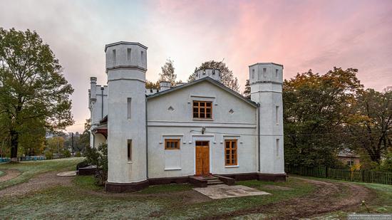Palace of Mikuli-Wolczynski in Budenets, Chernivtsi Oblast, Ukraine, photo 3