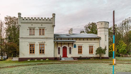 Palace of Mikuli-Wolczynski in Budenets, Chernivtsi Oblast, Ukraine, photo 5