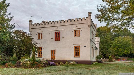 Palace of Mikuli-Wolczynski in Budenets, Chernivtsi Oblast, Ukraine, photo 6
