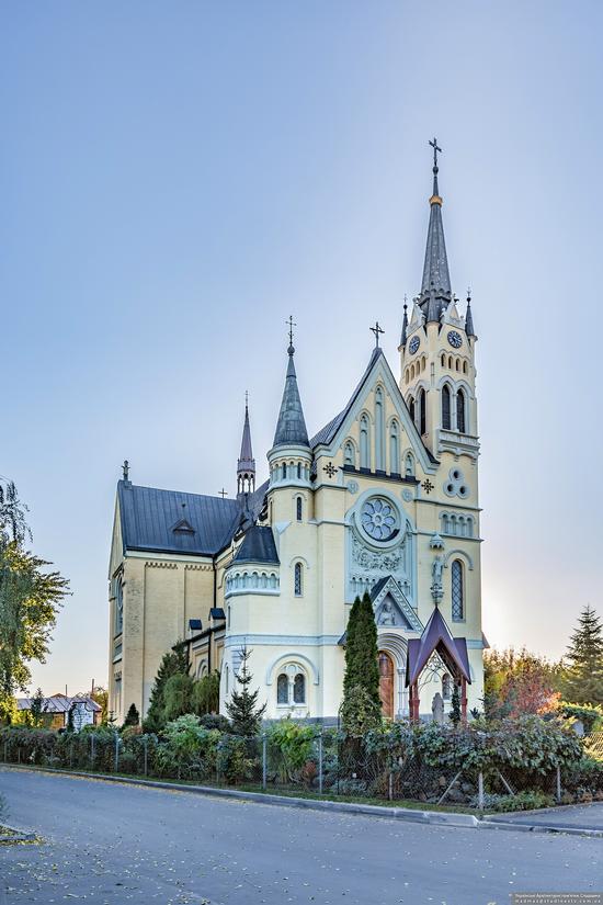 Catholic Church of the Exaltation of the Holy Cross in Fastiv, Ukraine, photo 3